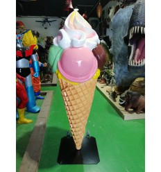 FIGURA HELADO DE BOLAS CON NATA