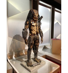 FIGURA PREDATOR