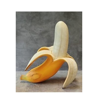 FIGURA DE UNA UN PLATANO GIGANTE