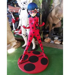 ESTATUA LADYBUG