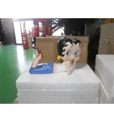 BETTY BOOP TUMBADA AL SOL