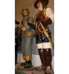 ESTATUA BOMBERO